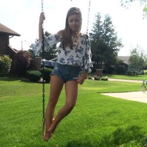 Meet your Posher, Alyssa